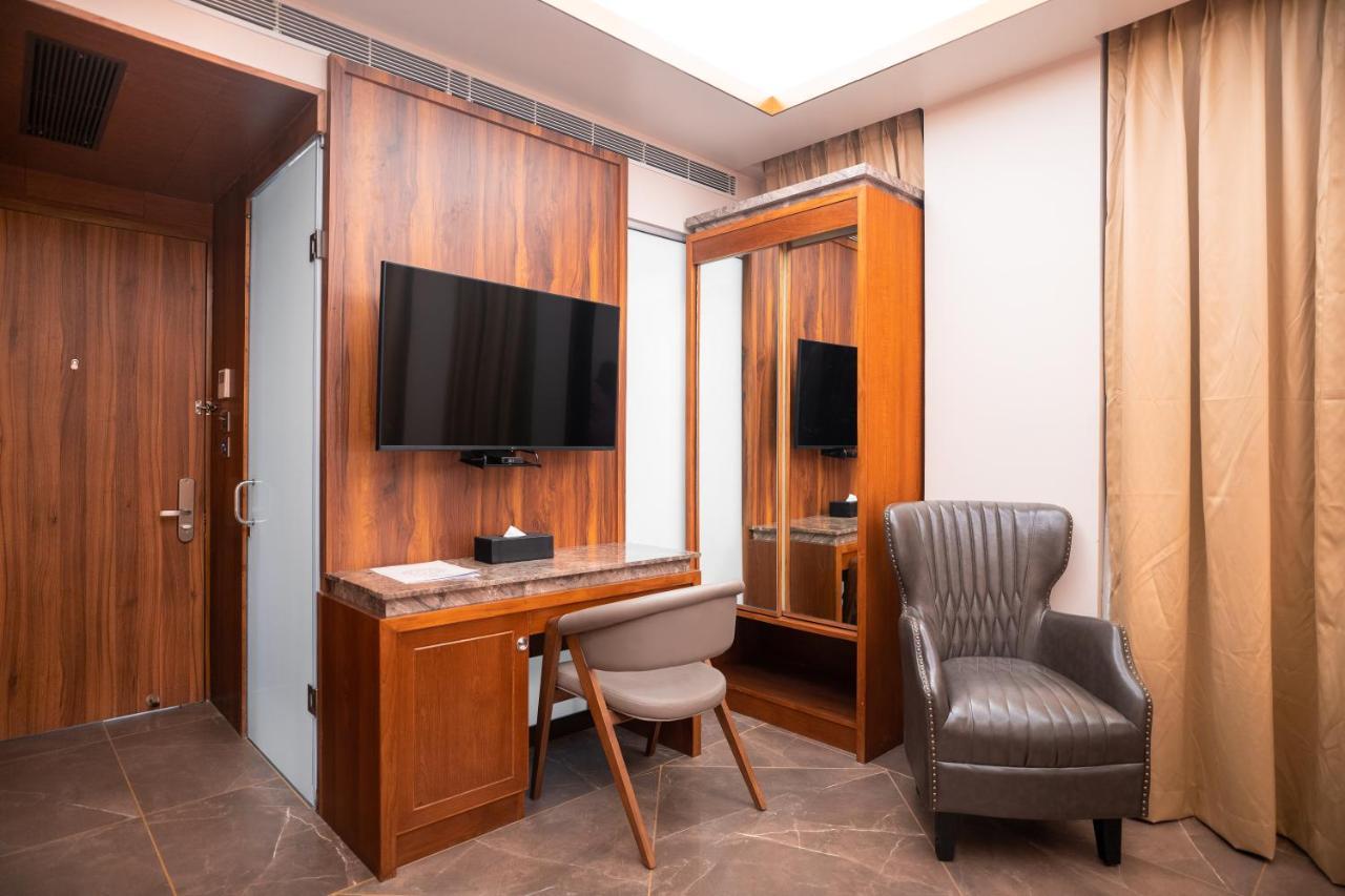 Marine Inn Hotel Коччи Экстерьер фото