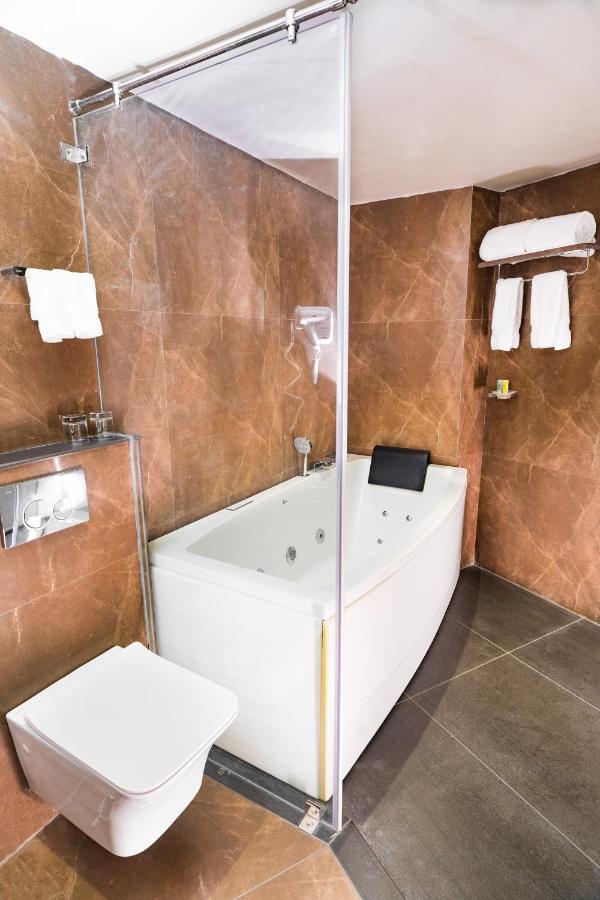 Marine Inn Hotel Коччи Экстерьер фото